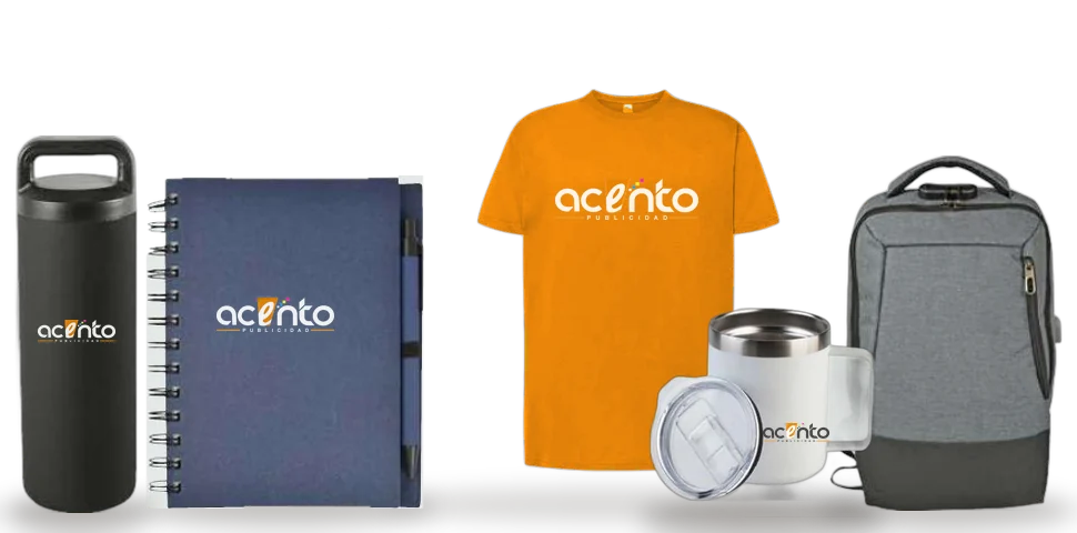 Termo, libreta, playera, taza y mochila con el logo de Acento